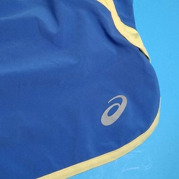 Asics shorts for women Size S - Picture 5 of 11